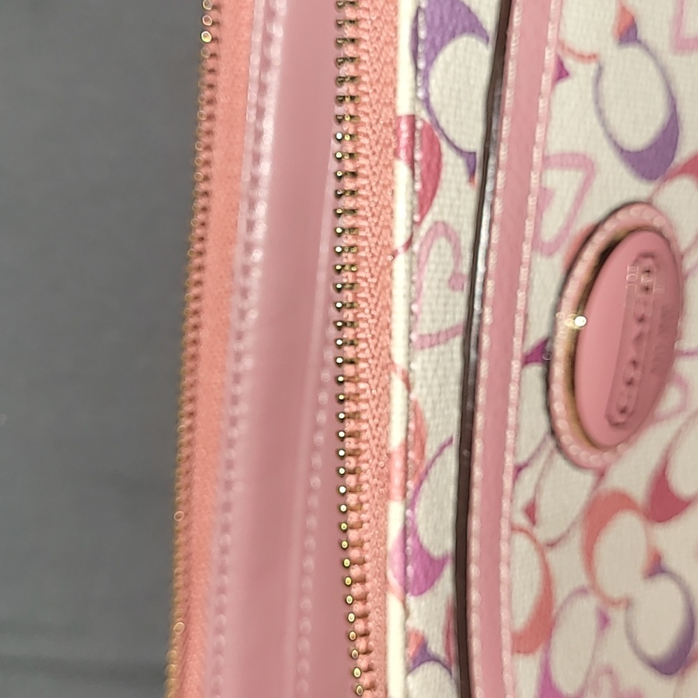 Coach Heart Pink and Purple WRISTLET - Picture 4 of 9